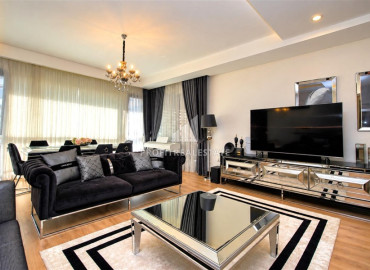 Квартира с тремя спальнями и отдельной кухней, 170м², в двух шагах от моря в центре Алании под гражданство ID-19617 фото-3