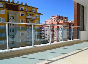 Просторная квартира в 100 метрах от моря в престижном комплексе от собственника. в Махмутларе, Алания, Турция ID-0005 фото-39