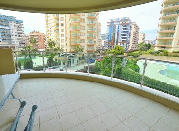 Меблированная трехкомнатная квартира в Махмутларе, 106 м2, второй этаж, комплекс с крытым бассейном ID-3152 фото-11
