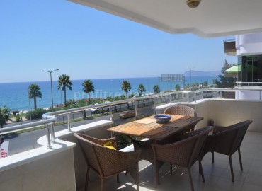 Luxury apartment with direct sea view on the first line ID-0153 фото-1}}