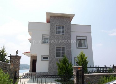 Elegant villa with private pool in picturesque Kargicak ID-0165 фото-1
