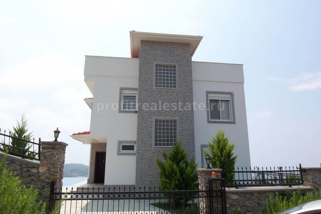 Elegant villa with private pool in picturesque Kargicak ID-0165 фото-1