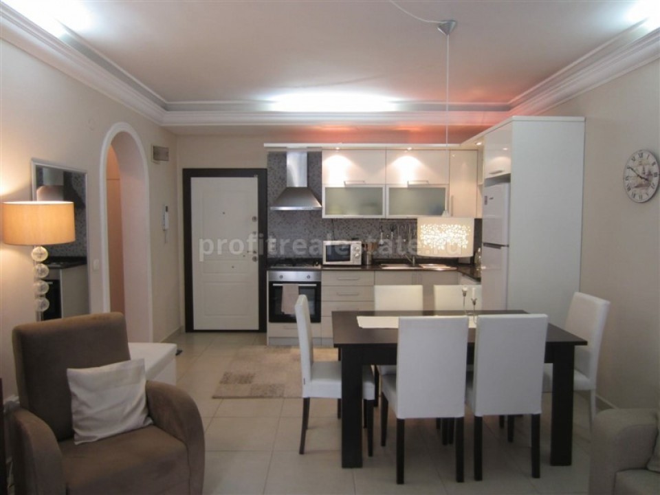 Двухкомнатная квартира в центре Алании, с мебелью и техникой, всего 70 м до пляжа Клеопатры, 55 м2 ID-3888 фото-1