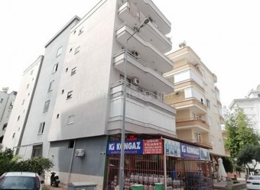 Inexpensive three-room apartment, in a house without infrastructure, Mahmutlar, Alanya, 100m2 ID-4316 фото-12