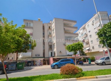 Недорогая трехкомнатная квартира, с большой общей площадью, всего в 50 метрах от моря Махмутлар, Аланья ID-4684 фото-1