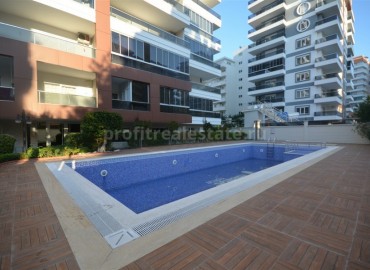 Недорогая двухкомнатная квартира, с большой общей площадью, всего в 350 метрах от моря, Махмутлар, Аланья ID-4689 фото-1